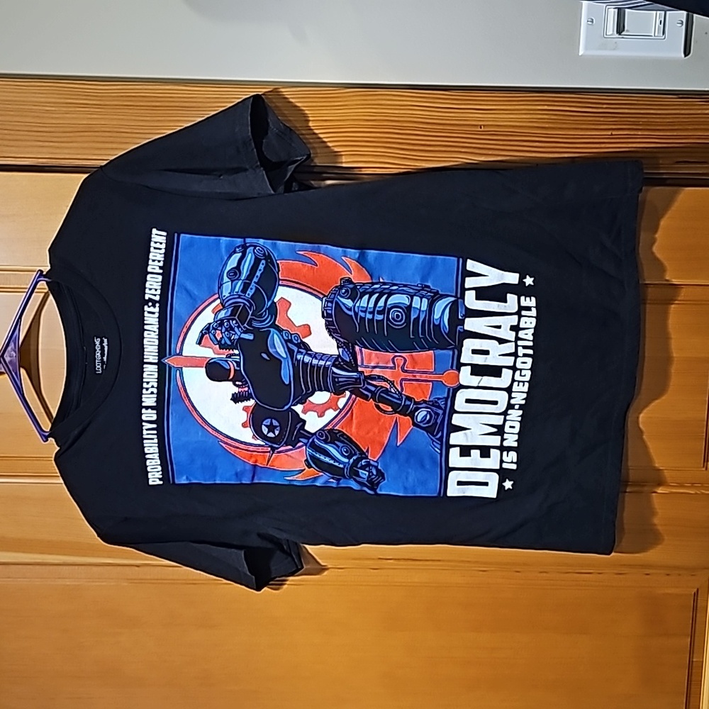 Bethesda Fallout Lootgaming tshirt "Liberty Prime", Sz M
